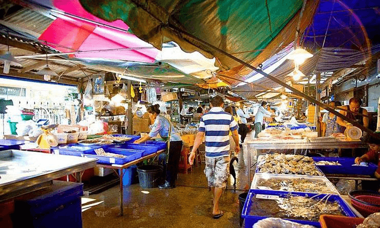 Lan Pho Naklua Market