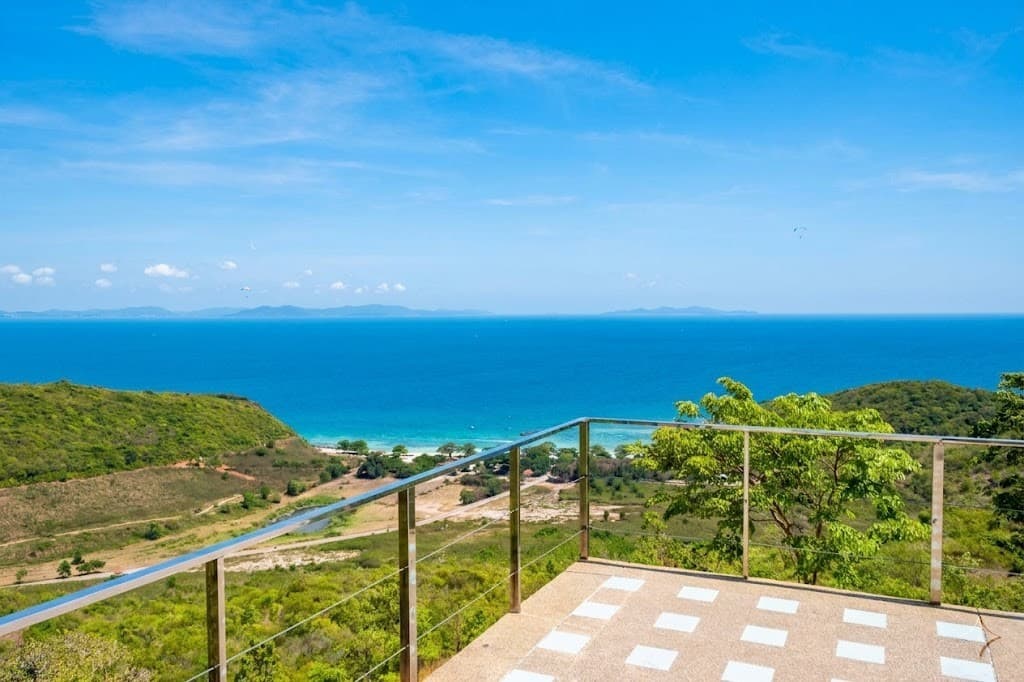 Windmill viewpoint — daytime panorama over Koh Larn