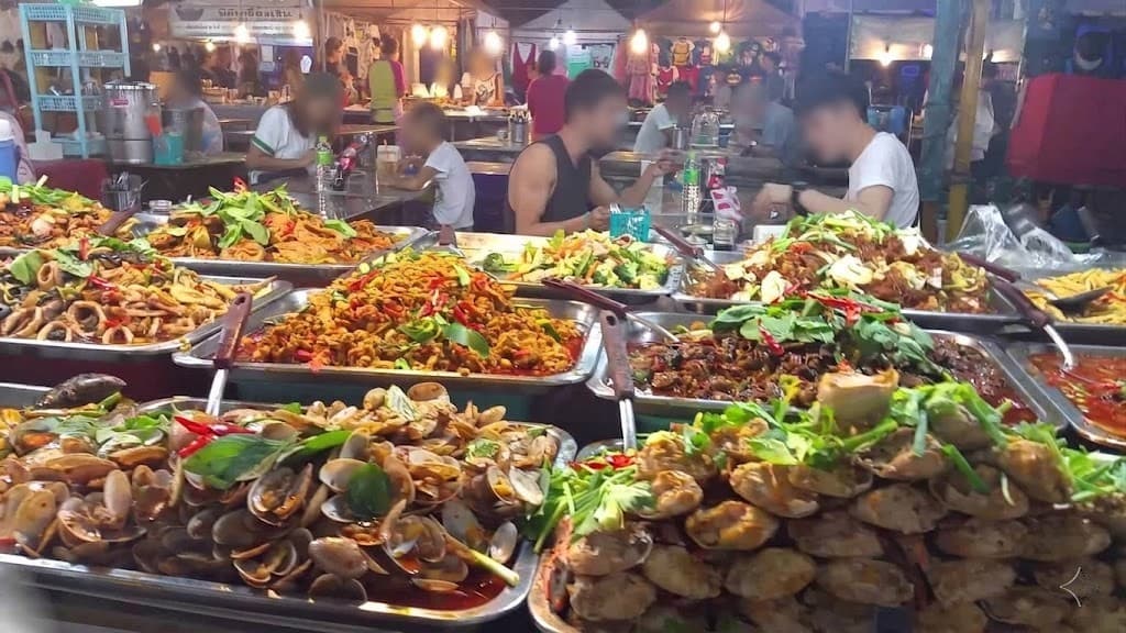 Soi Buakhao (night)