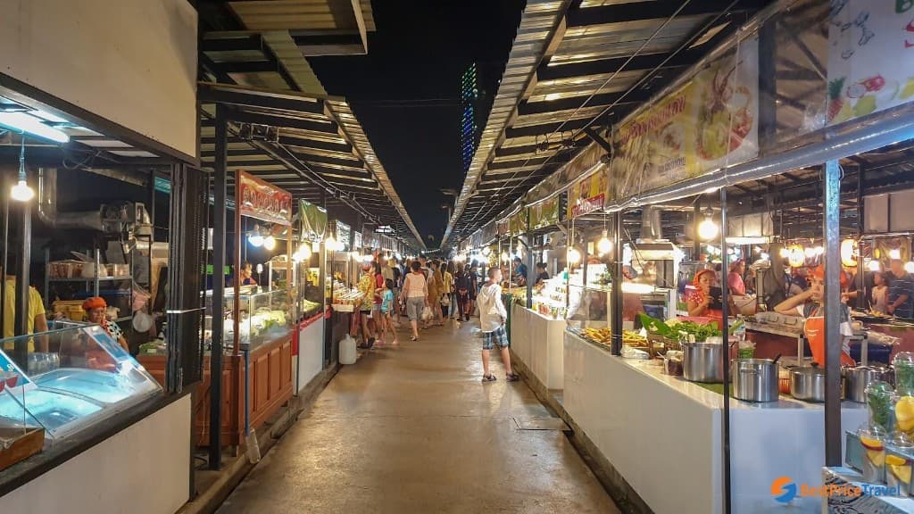 Jomtien cooked-food market