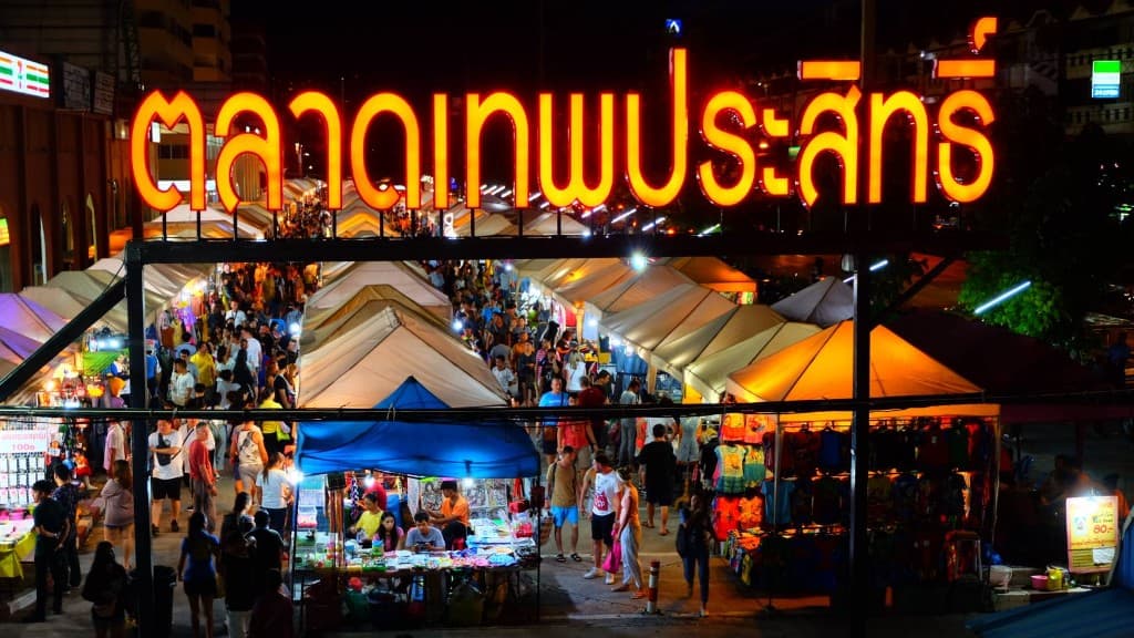 Thepprasit Night Market